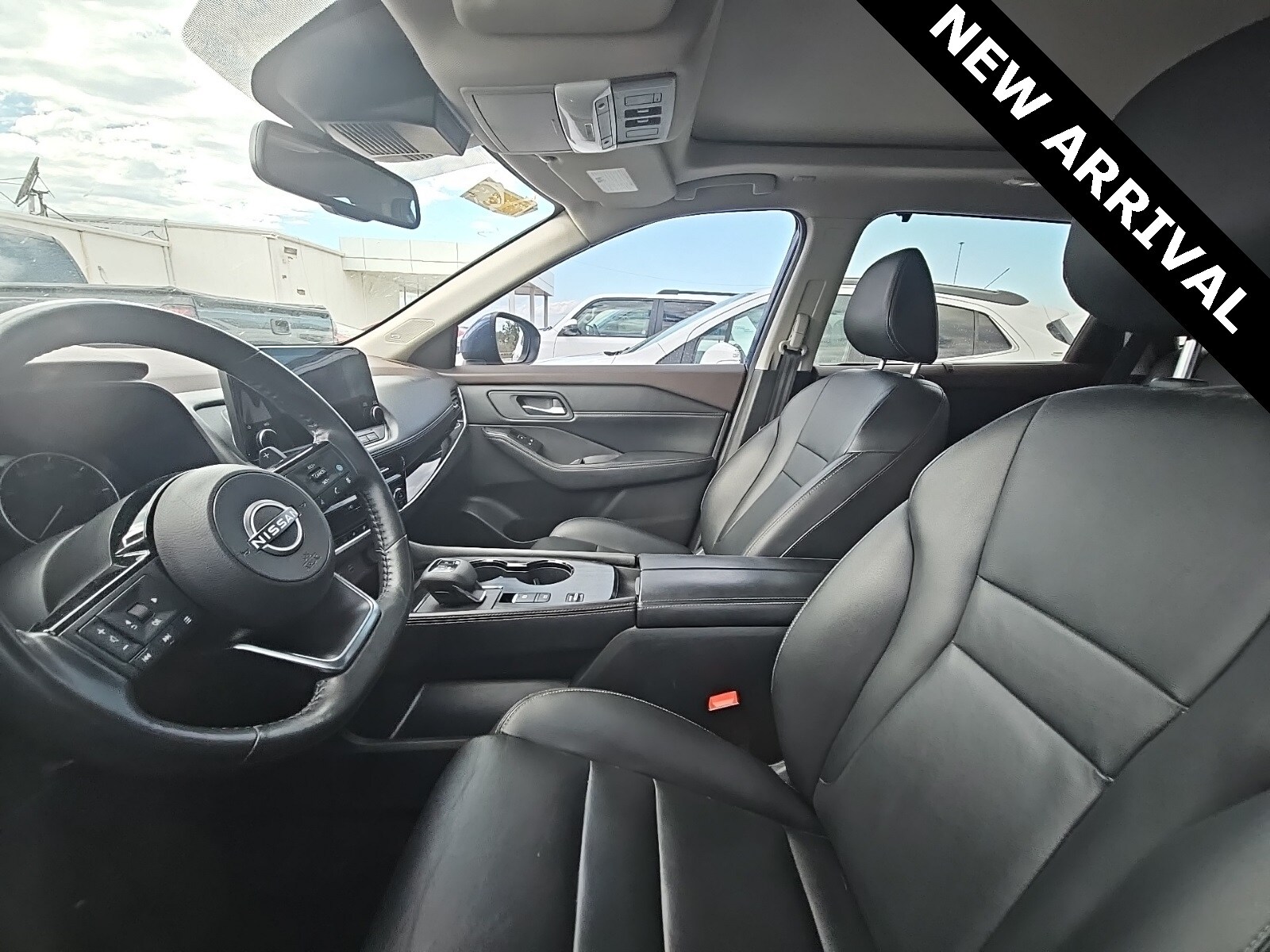 2023 Nissan Rogue SL photo 2
