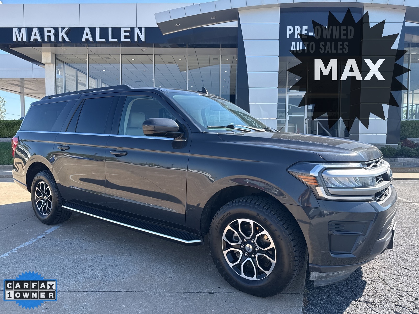 2023 Ford Expedition XLT's photo