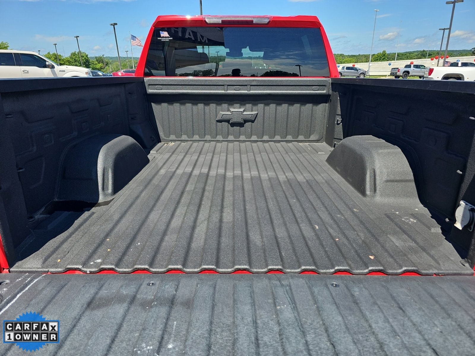 2023 Chevrolet Silverado 1500 LT - Photo 6