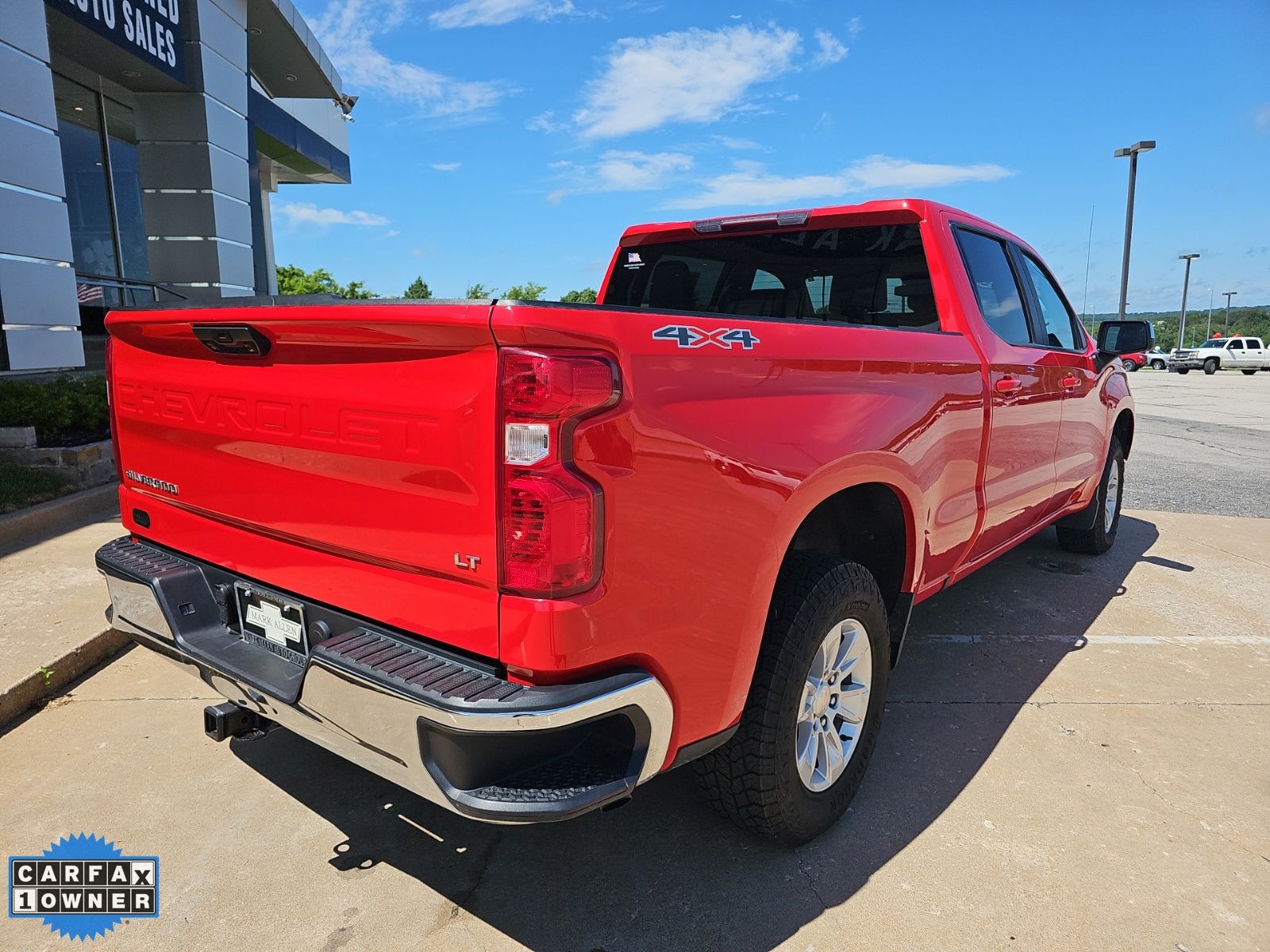 2023 Chevrolet Silverado 1500 LT - Photo 4