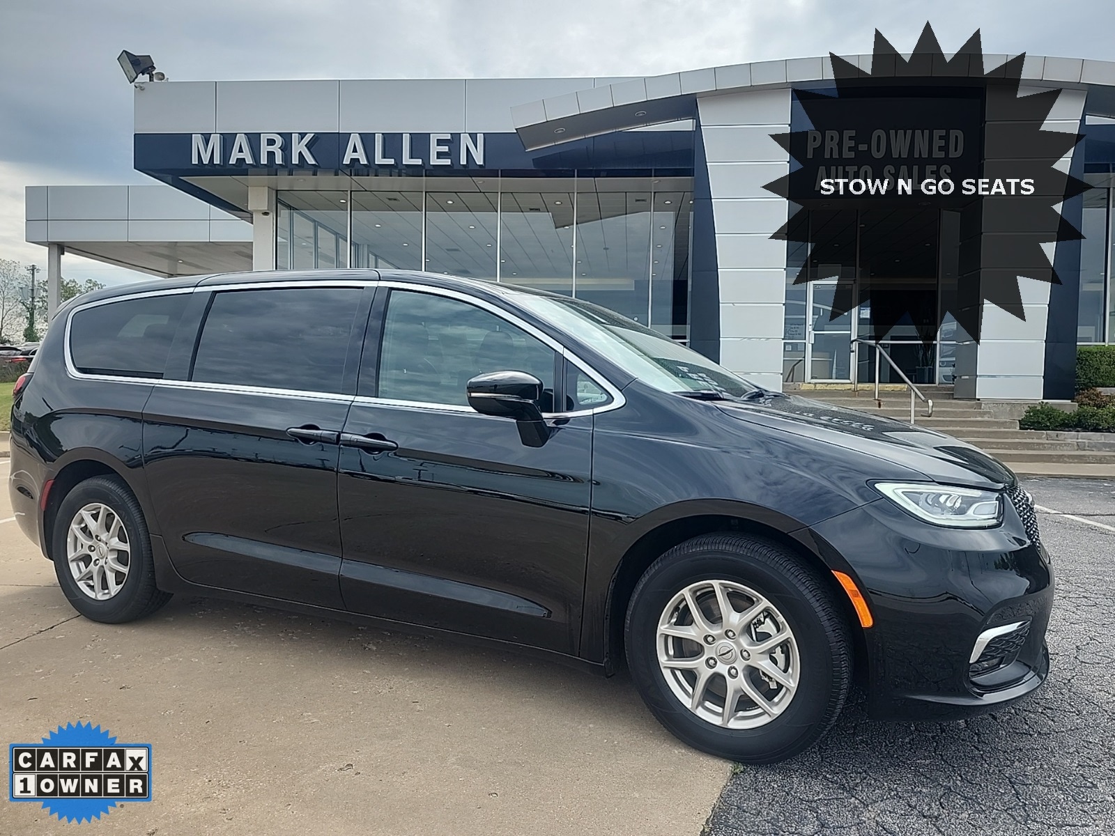 2025 Chrysler Pacifica Select