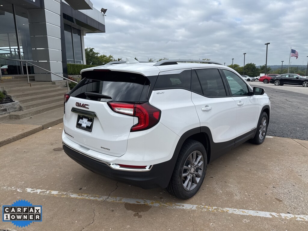 Used 2024 GMC Terrain SLT SUV