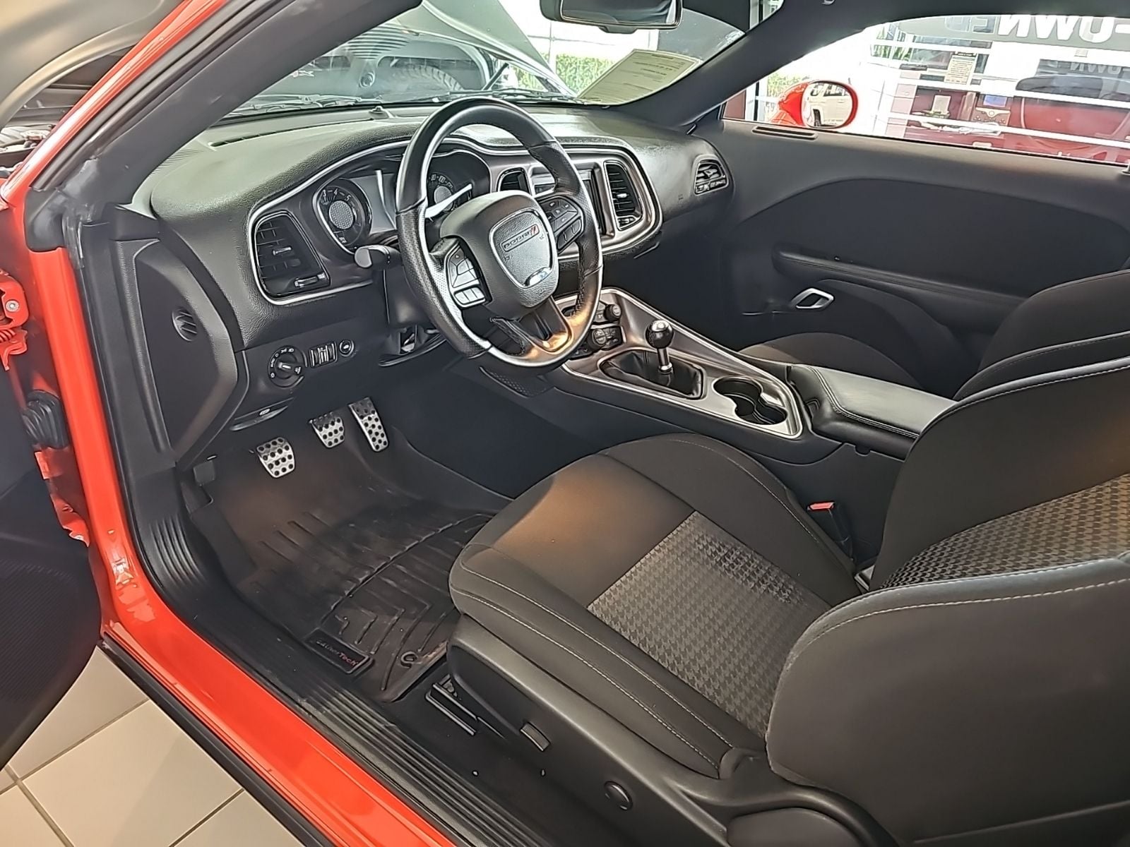 2022 Dodge Challenger R/T - Photo 10