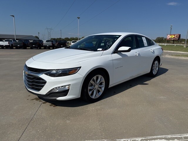2024 Chevrolet Malibu 1LT photo 2