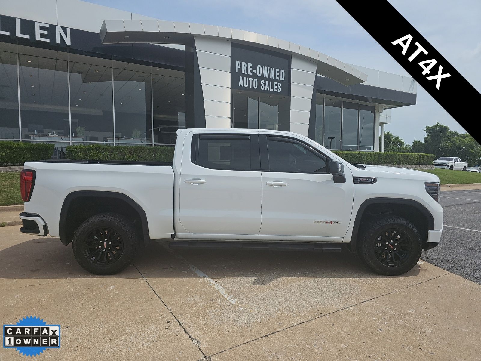 2023 GMC Sierra 1500 AT4X - Photo 2