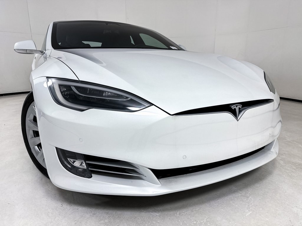 Used 2018 Tesla Model S 75D with VIN 5YJSA1E26JF281813 for sale in Scottsdale, AZ