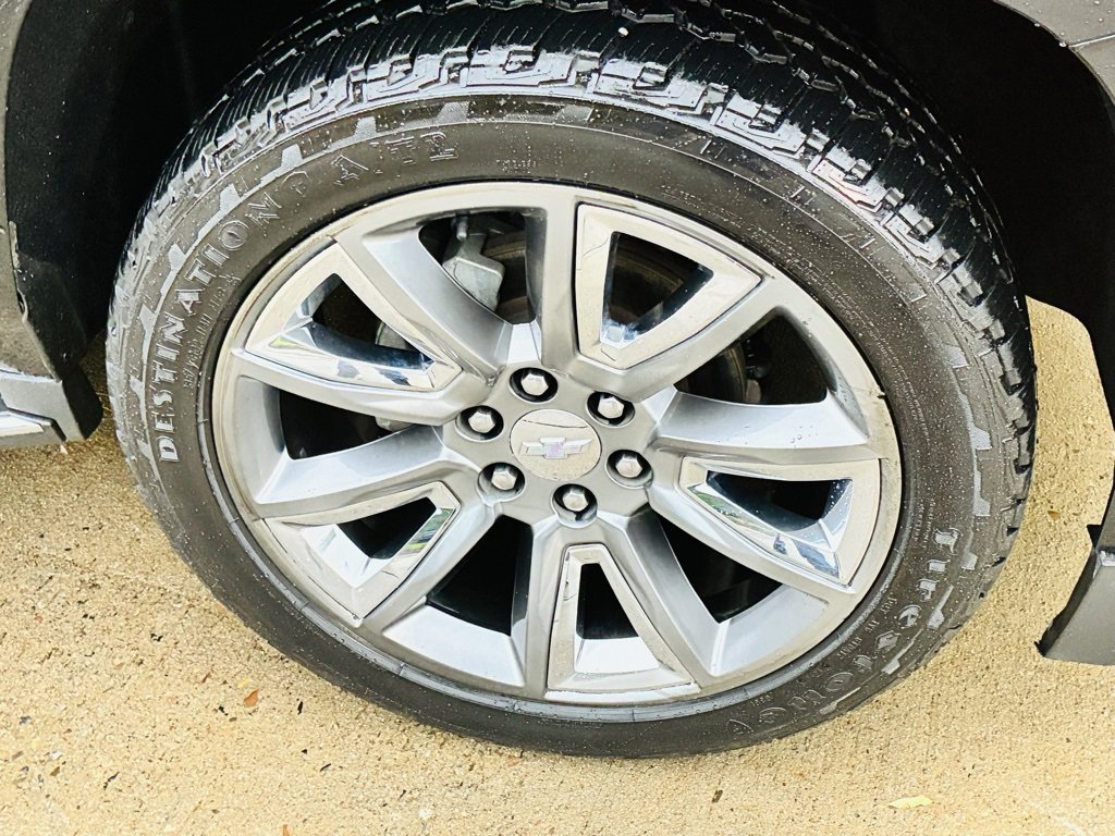2017 Chevrolet Tahoe Premier photo 3