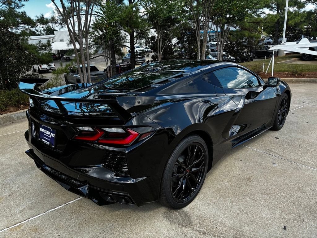 2027 Chevrolet Corvette 1LT - Photo 6