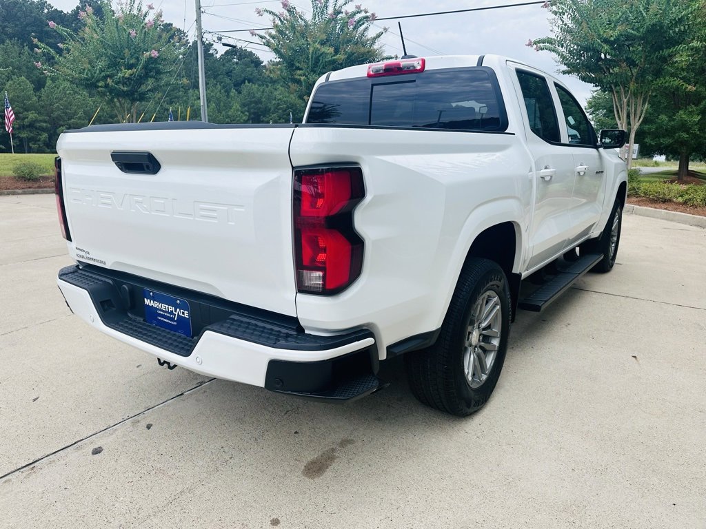 2025 Chevrolet Colorado Work Truck LT photo 2