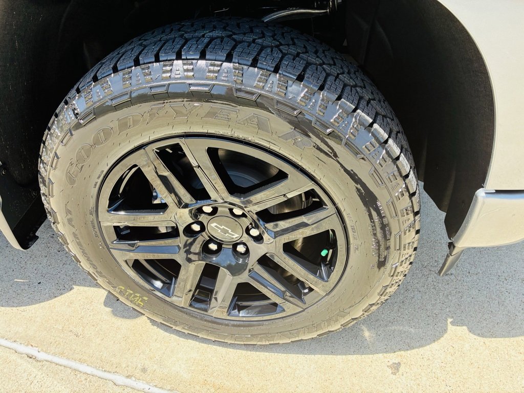 2026 Chevrolet Silverado 1500 Custom photo 4
