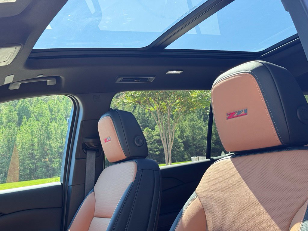 2027 Chevrolet Traverse Z71 - Photo 27