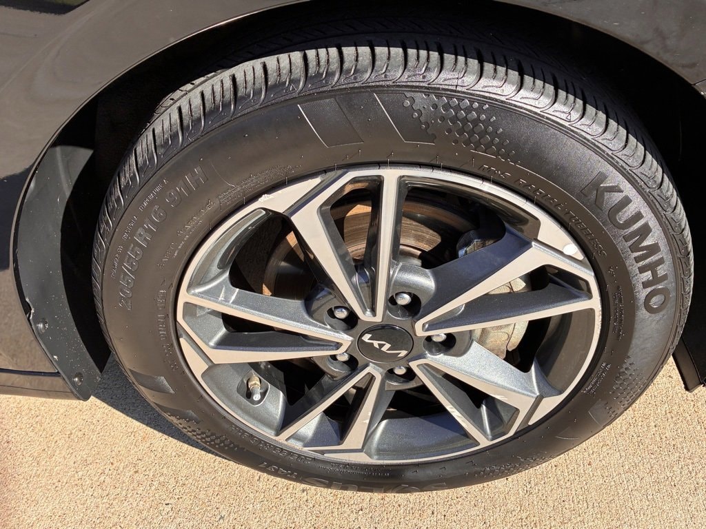 Used 2024 Kia Forte LXS