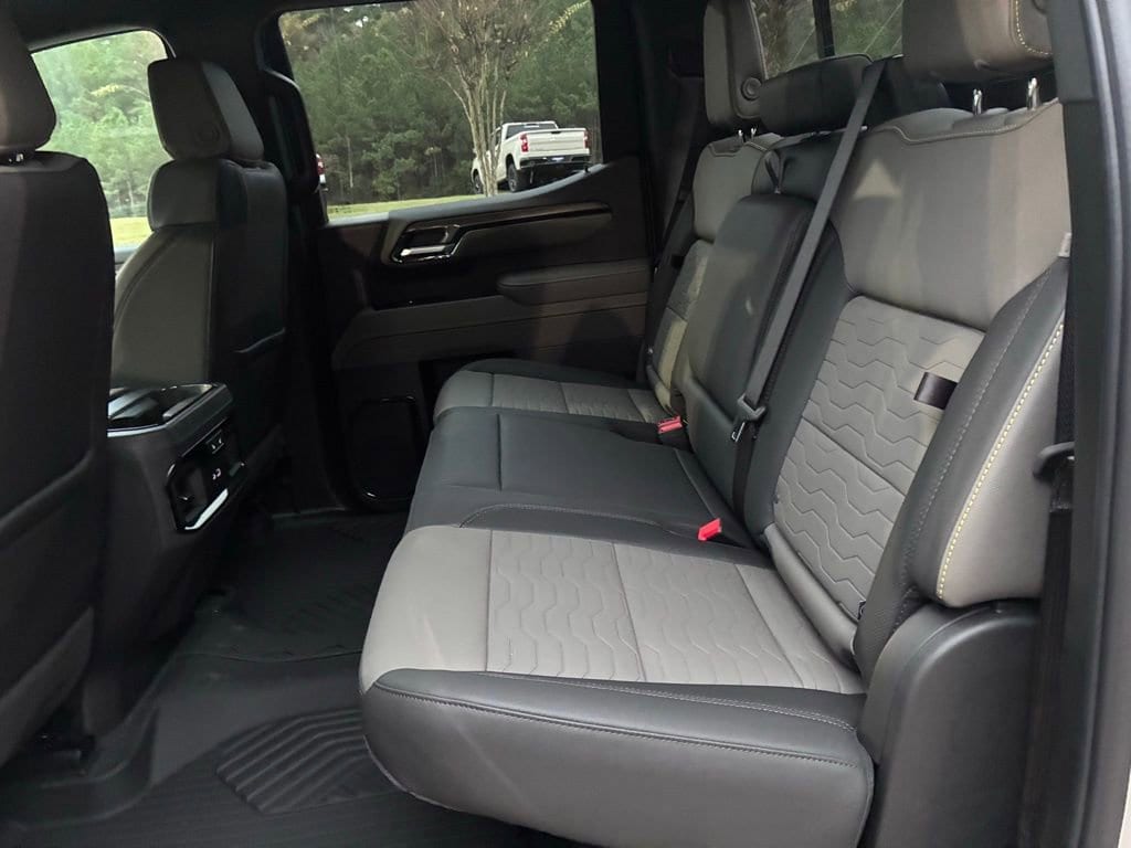 2026 Chevrolet Silverado 1500 ZR2 - Photo 15
