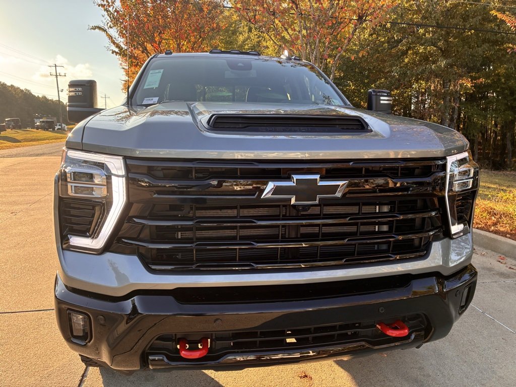 2026 Chevrolet Silverado 2500HD LT photo 2
