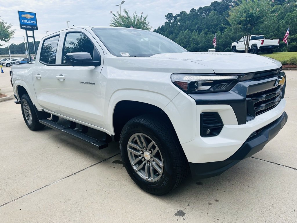 2025 Chevrolet Colorado WT/LT