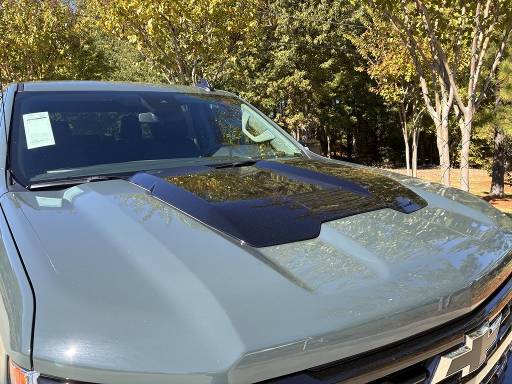 2026 Chevrolet Silverado 1500 LT Trail Boss photo 3