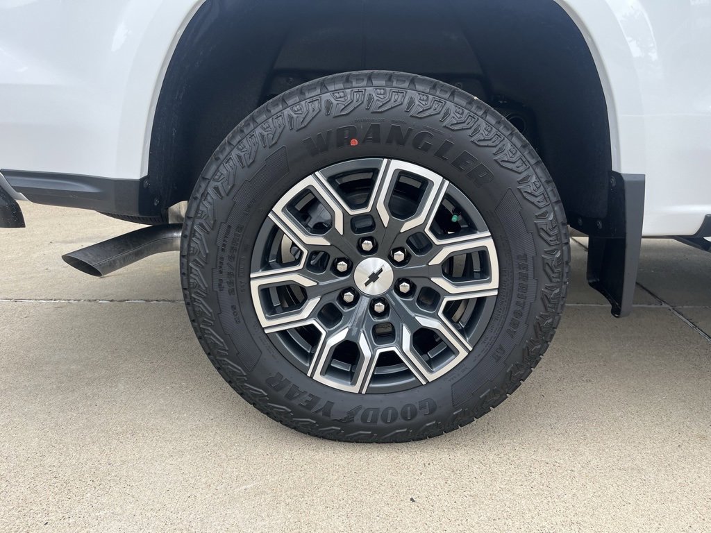 2025 Chevrolet Colorado Z71 photo 4