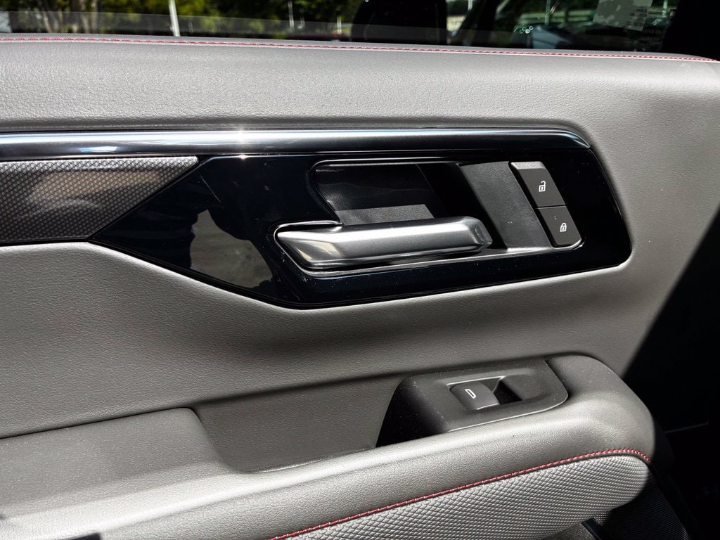 2026 Chevrolet Suburban RST - Photo 13