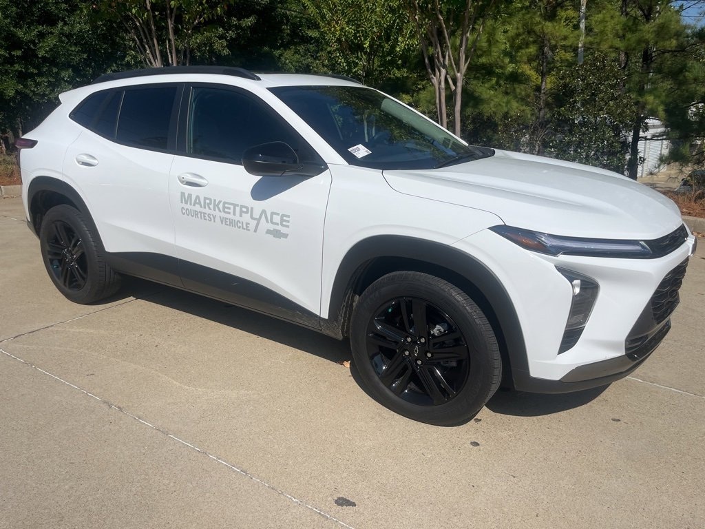 Used 2025 Chevrolet Trax Activ SUV