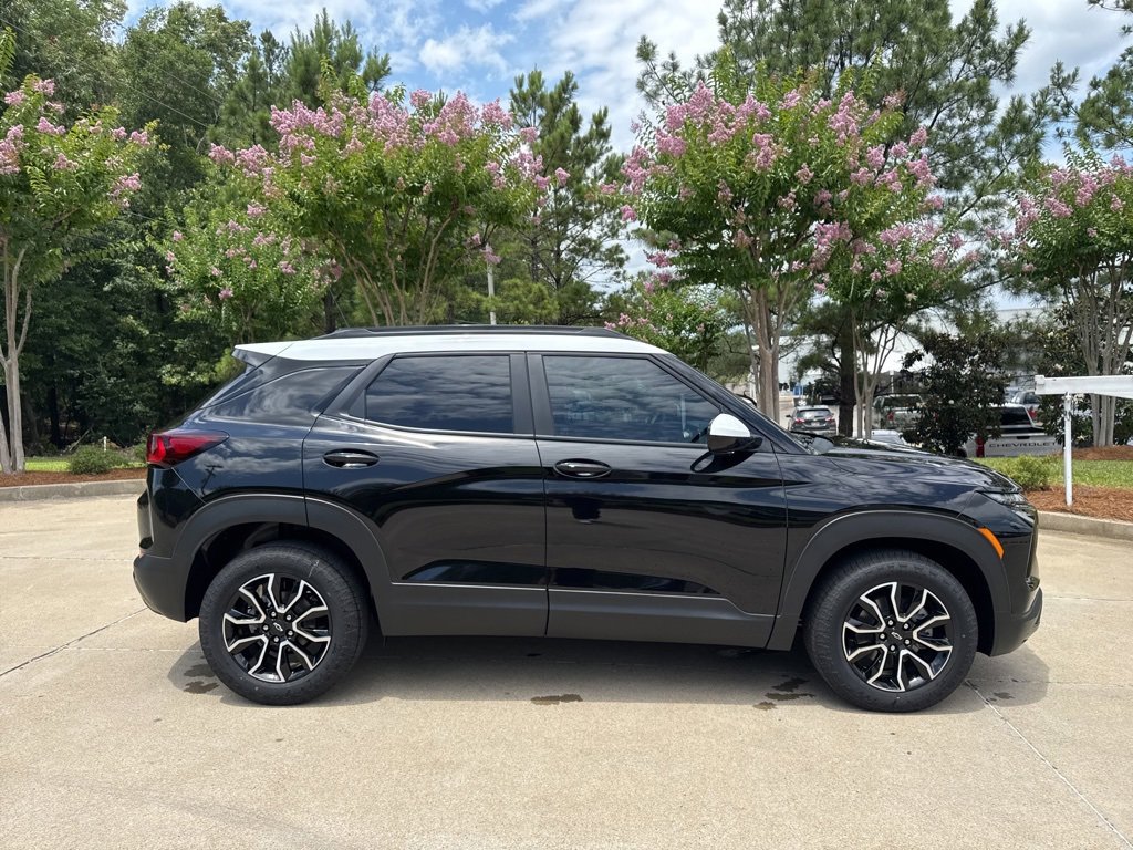 2025 Chevrolet Trailblazer ACTIV photo 2