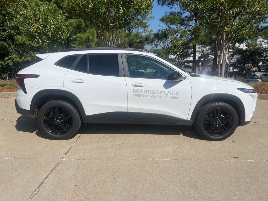 Used 2025 Chevrolet Trax Activ SUV