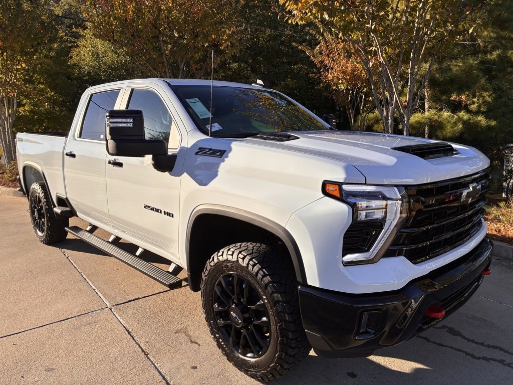2026 Chevrolet Silverado 2500HD LT's photo
