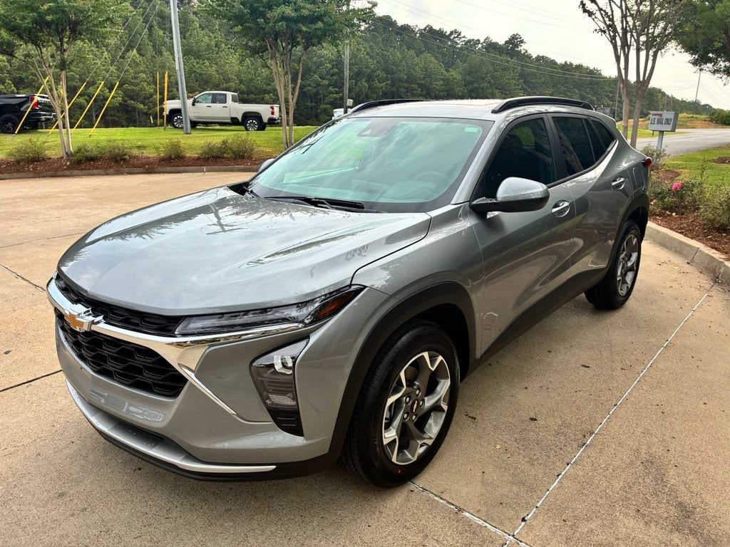 2026 Chevrolet Trax LT - Photo 9