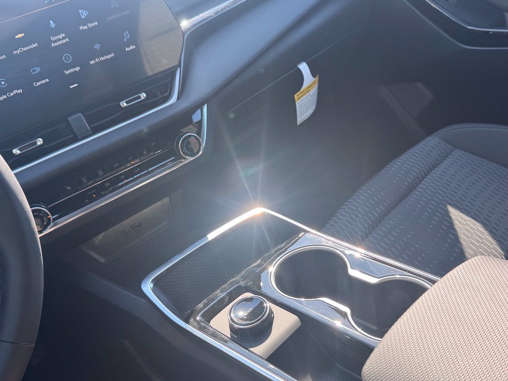 2027 Chevrolet Equinox LT - Photo 22