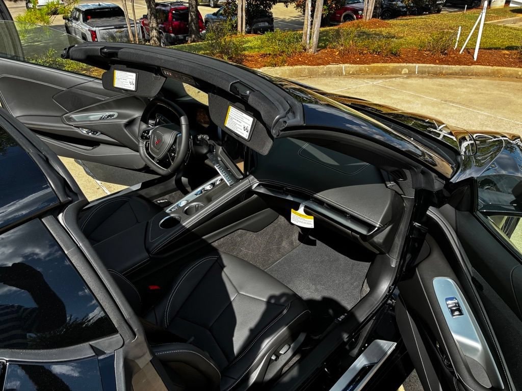 2027 Chevrolet Corvette 1LT - Photo 24