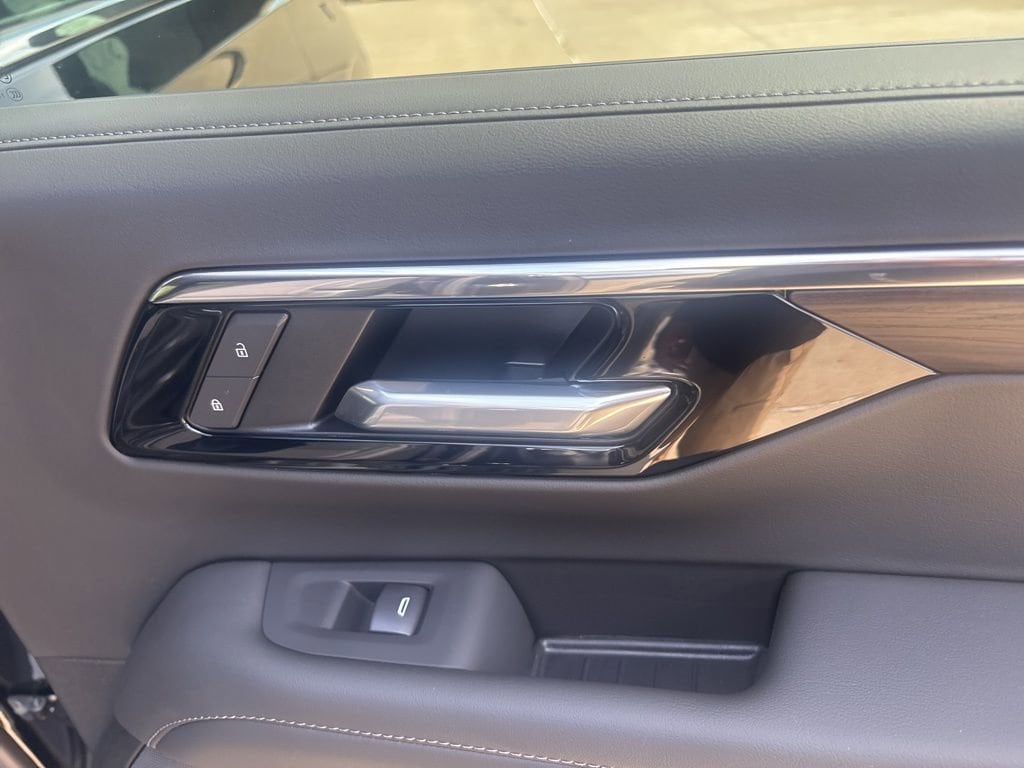 2026 Chevrolet Suburban LT - Photo 50