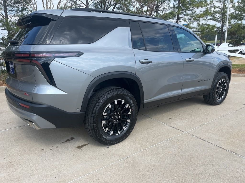 2026 Chevrolet Traverse Z71 photo 3