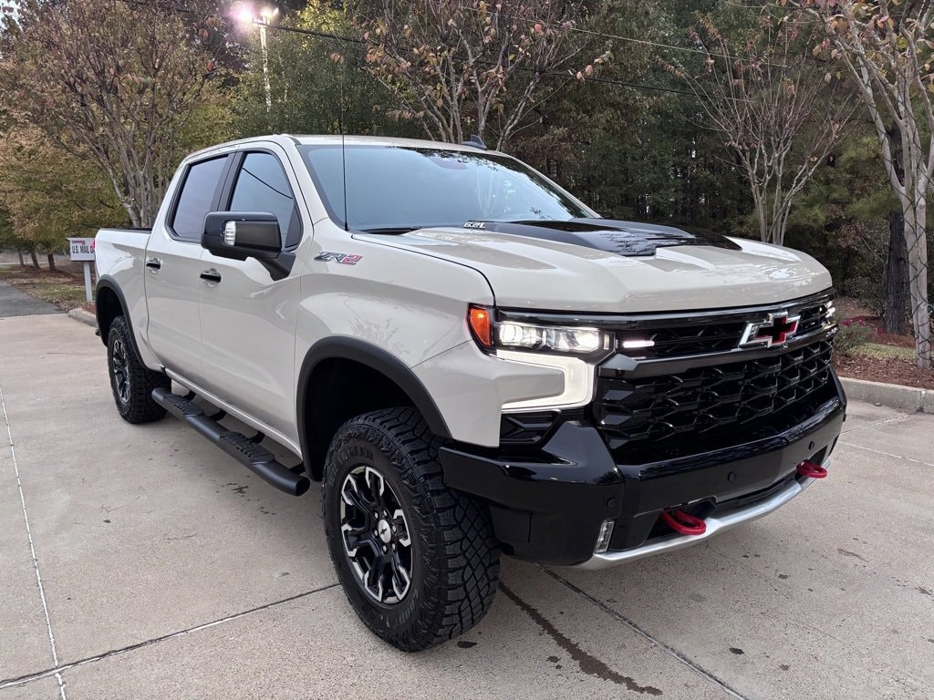 2026 Chevrolet Silverado 1500 ZR2's photo