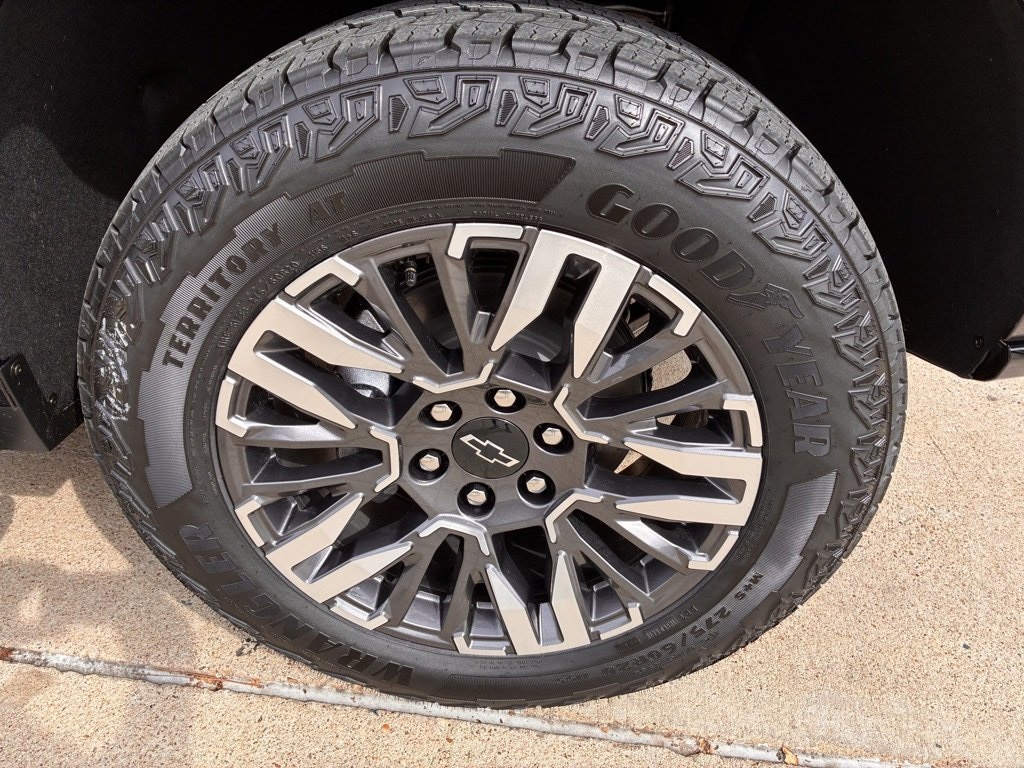 New 2026 Chevrolet Suburban Z71 SUV