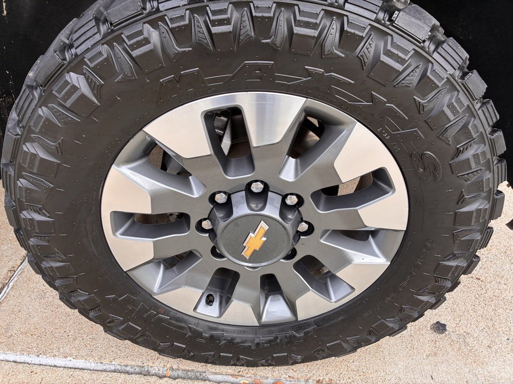 2024 Chevrolet Silverado 2500HD Custom photo 4