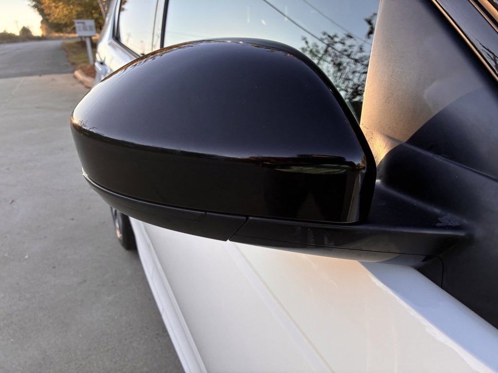 2020 Land Rover Discovery Sport SE R-Dynamic photo 4