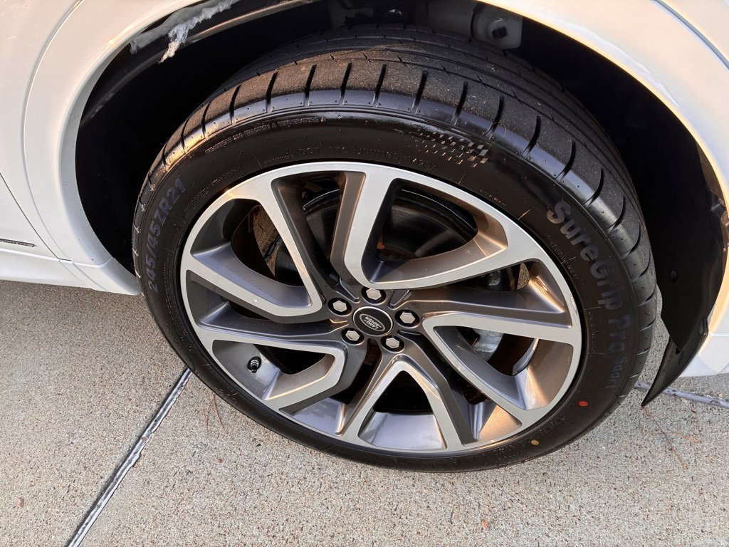 2020 Land Rover Discovery Sport SE R-Dynamic photo 3