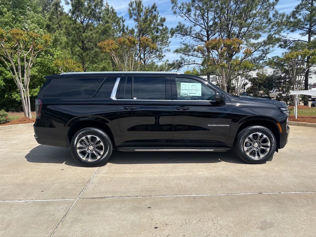 2026 Chevrolet Suburban LT - Photo 8