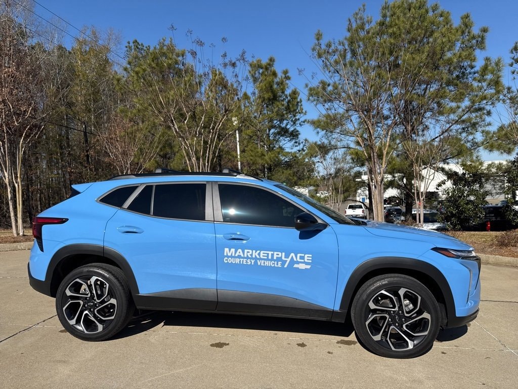 Used 2024 Chevrolet Trax RS with VIN KL77LJE2XRC120130 for sale in Stonewall, LA