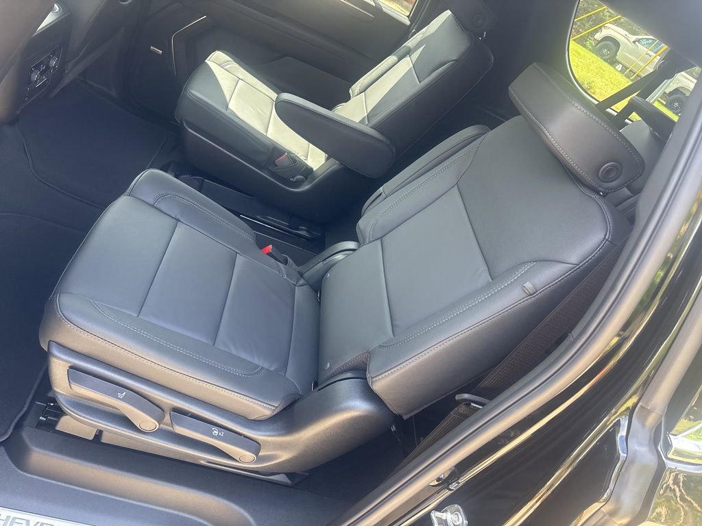 2026 Chevrolet Suburban LT - Photo 43