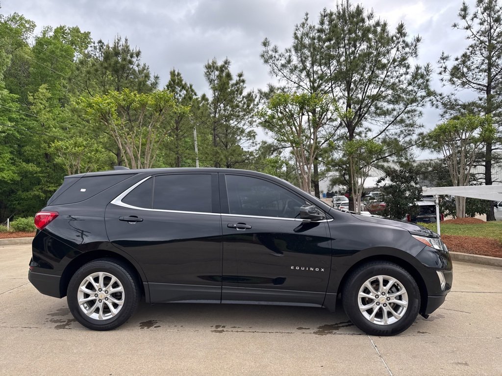 2020 Chevrolet Equinox LT photo 2