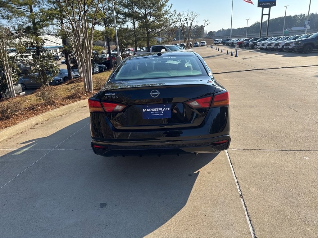 2025 Nissan Altima 2.5 SV photo 4