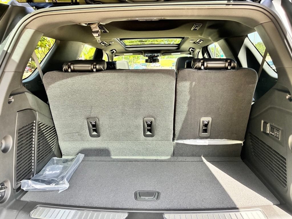 2026 Chevrolet Tahoe Premier - Photo 14