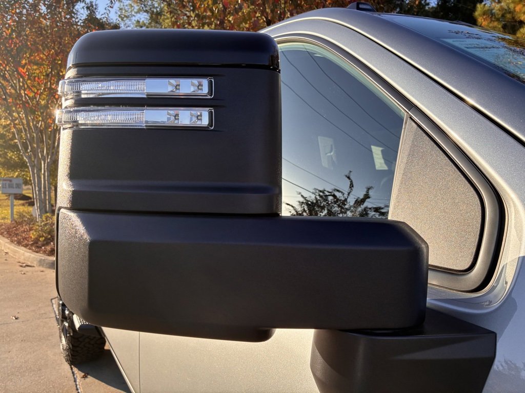 2026 Chevrolet Silverado 2500HD LT photo 4