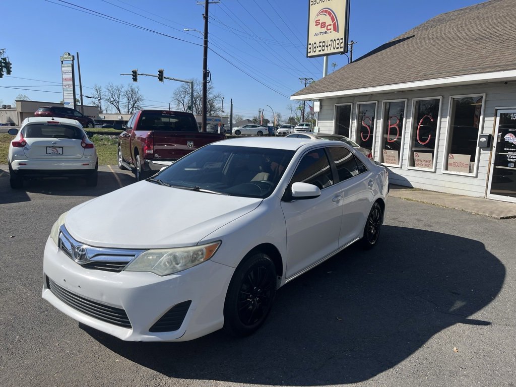2012 Toyota Camry L photo 2