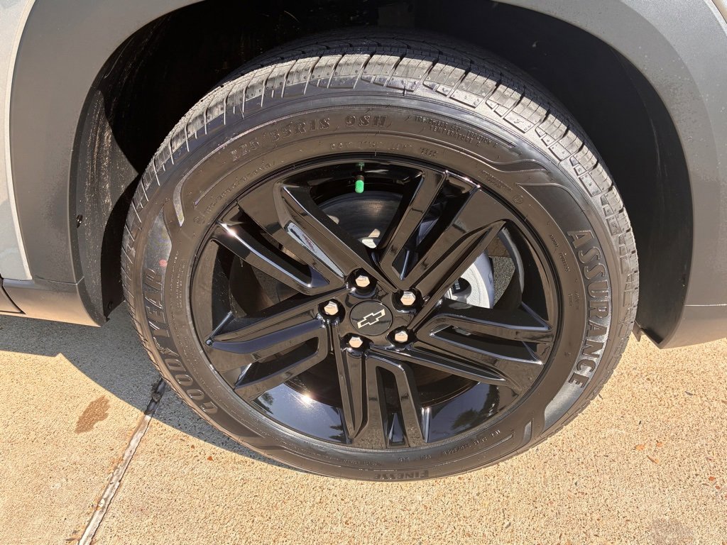 2026 Chevrolet Trax ACTIV photo 2