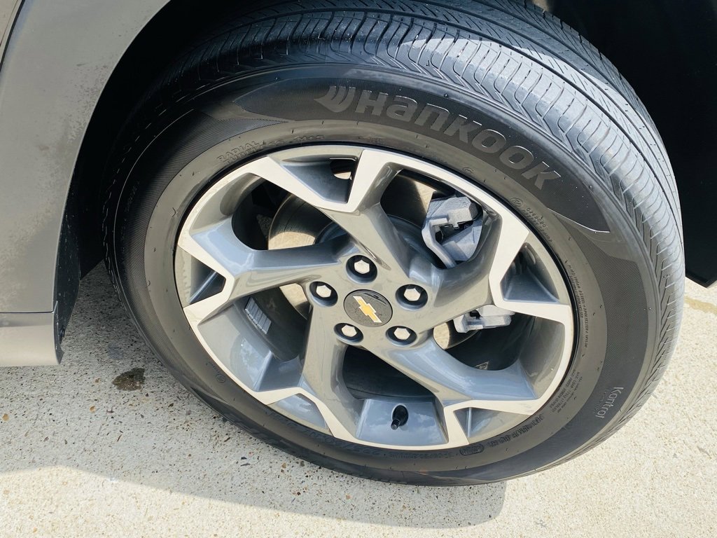 2025 Chevrolet Trax LT photo 4