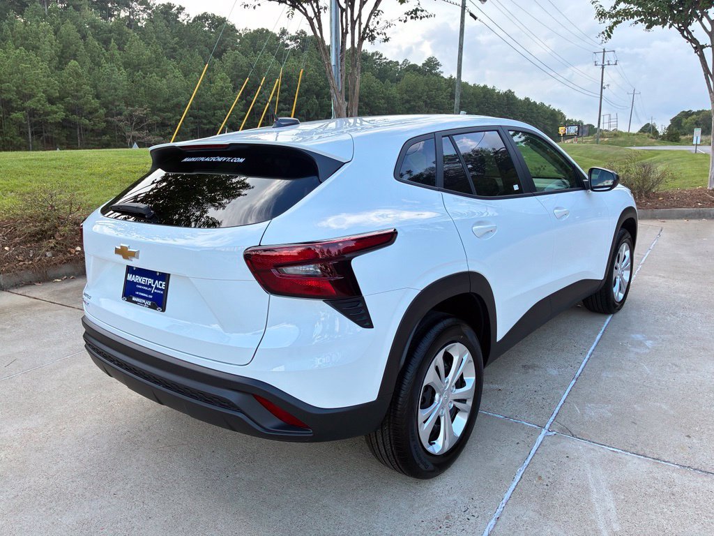 2026 Chevrolet Trax LS - Photo 8