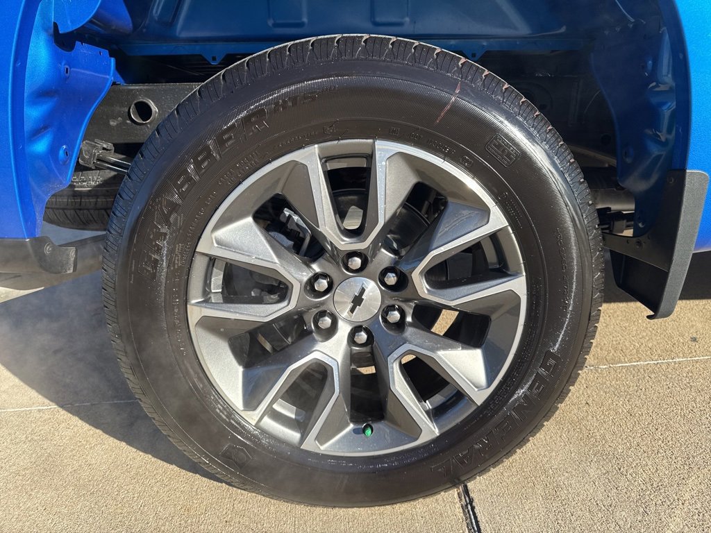 2025 Chevrolet Silverado 1500 RST photo 4