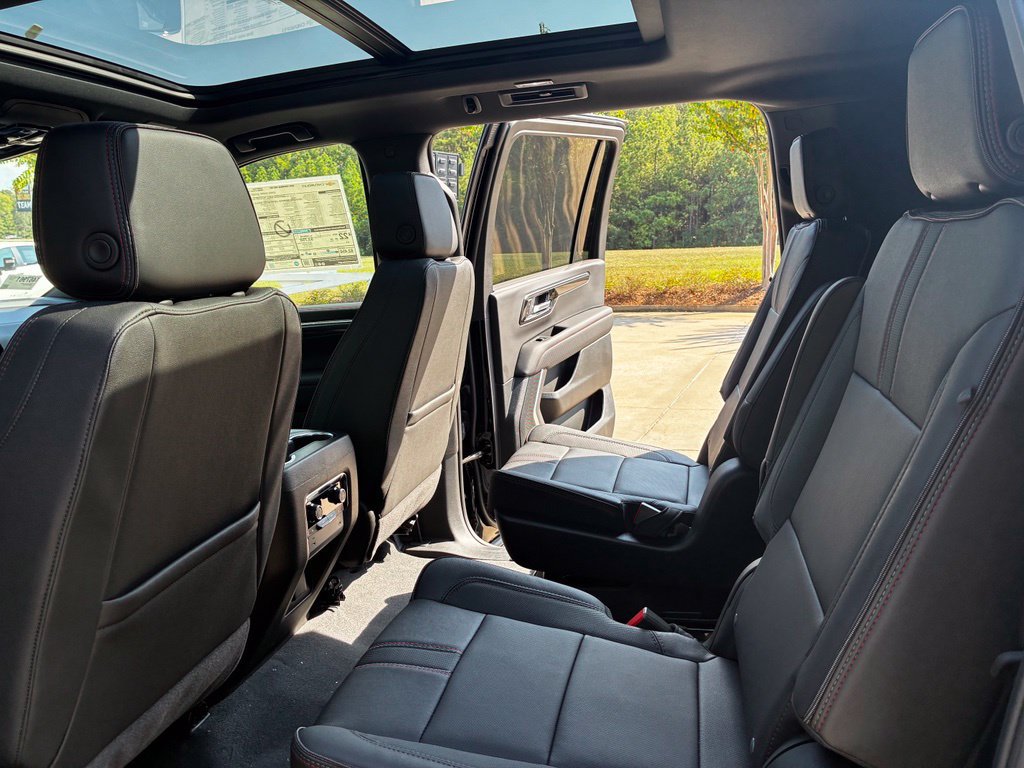 2026 Chevrolet Suburban RST - Photo 10