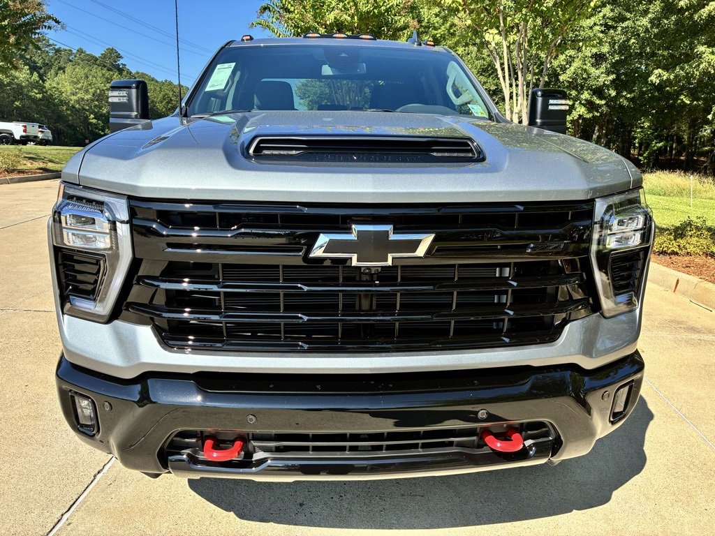 2026 Chevrolet Silverado 2500HD LT photo 2